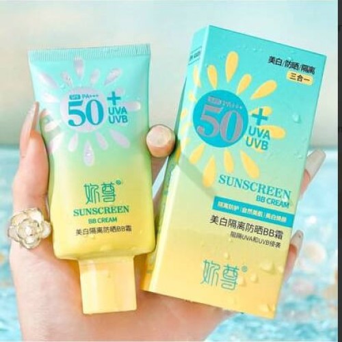 BB sunscreen with 50+ protection factor, bleach, moisturizer, moisturizer, oil-free, UV protection