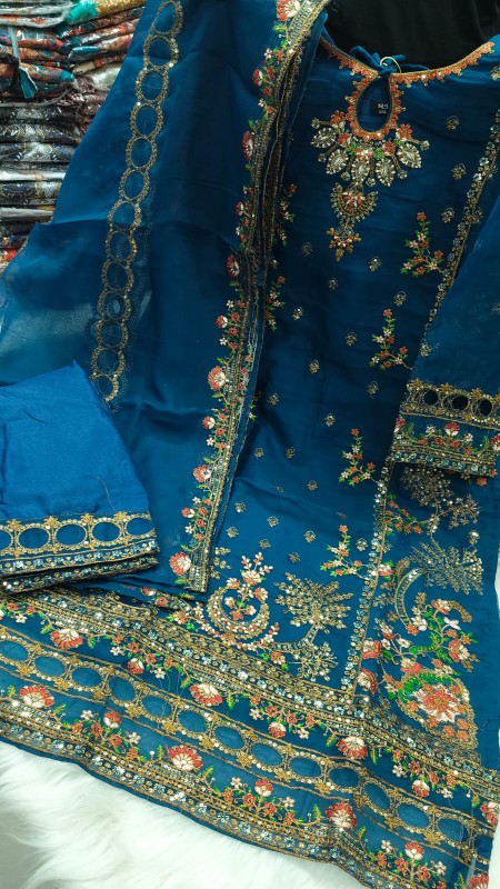 Pakistani Design 4-Piece Sada Bahar Tissue Set (2)