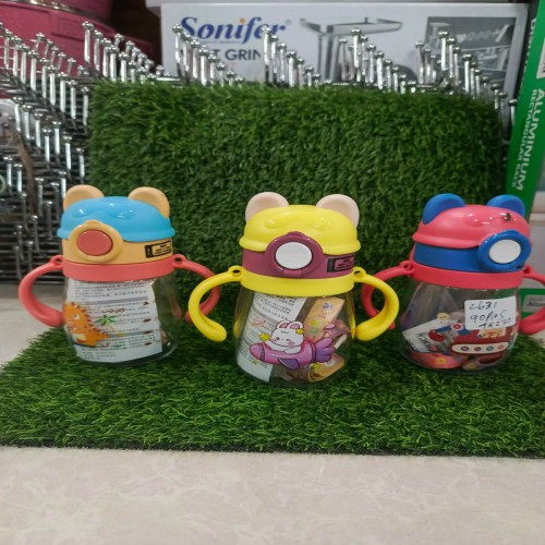 Cartoon sipper water bottles for kids, designed to be portable and safe for children.