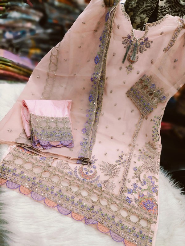 Pakistani Design 4-Piece Sada Bahar Tissue Set (4)