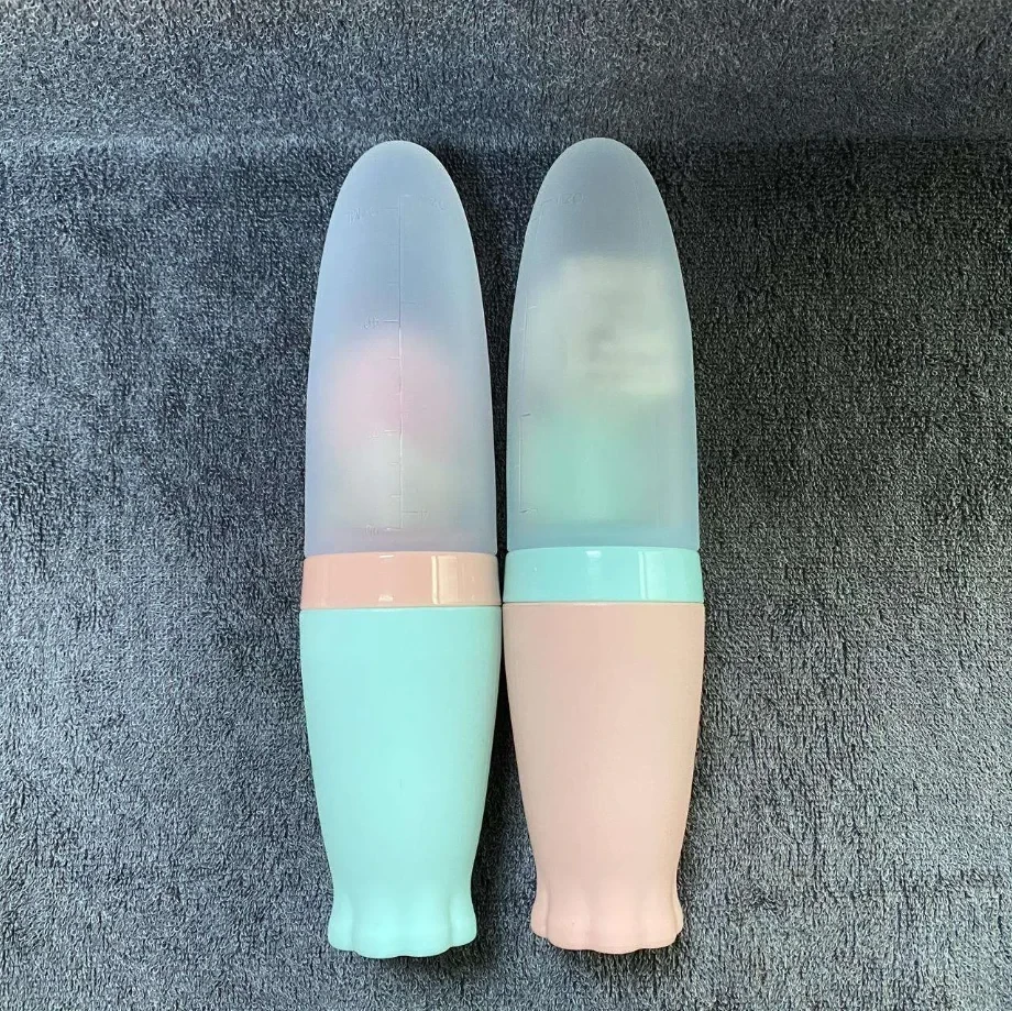 1pcs Spoon Feeder 110ml Soft Silicone Squeezing Feeding Bottle Cute Newborn Baby Training Rice Paste Spoon Infant Cereal Food Supplement Feeder for Toddler Infant Food Dispensing and Feeding