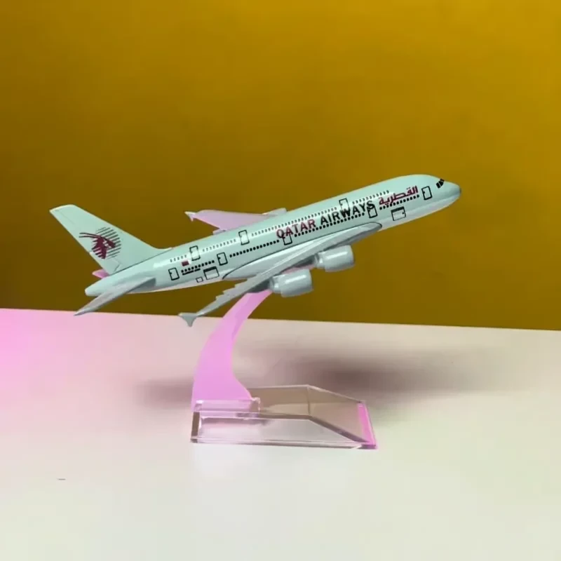 Qatar Airways B747 Metal Aircraft -16cm